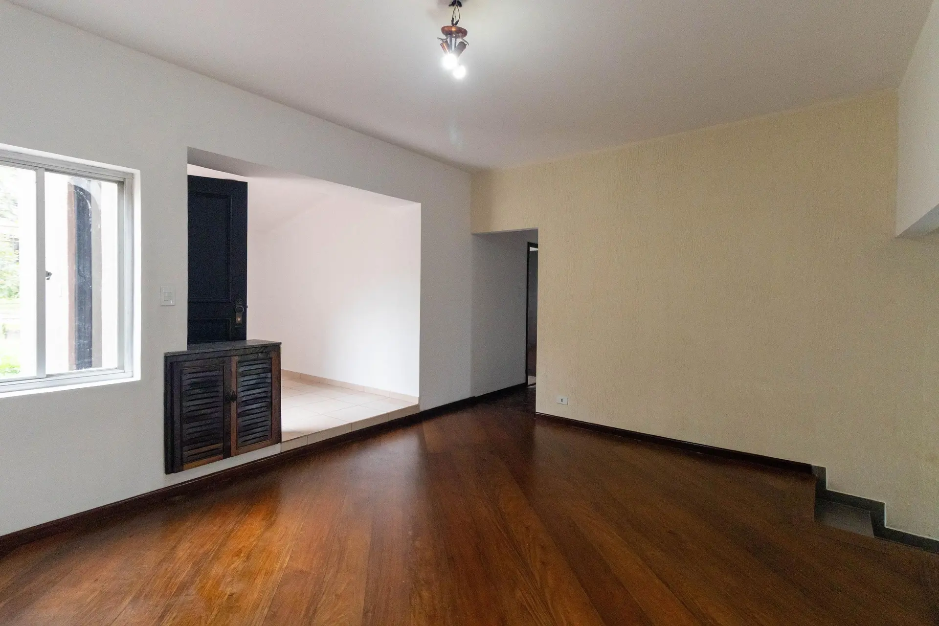 House, 195 m², with floor-to-ceiling windows — photo 27