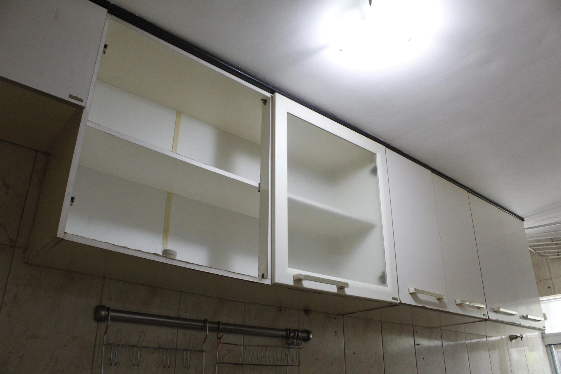 Unfurnished 2-bedroom apartment with a balcony — photo 20