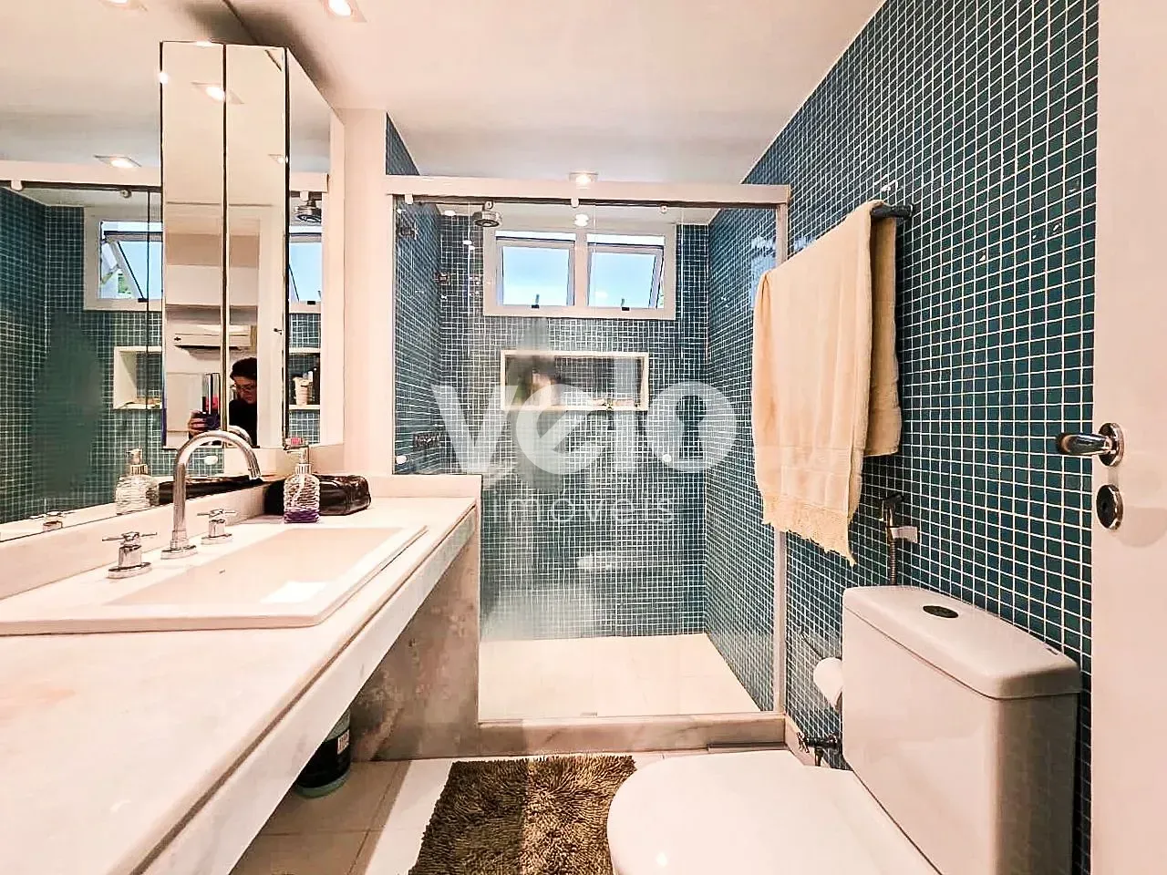 Furnished apartment with 4 bedrooms and 5 bathrooms — photo 15