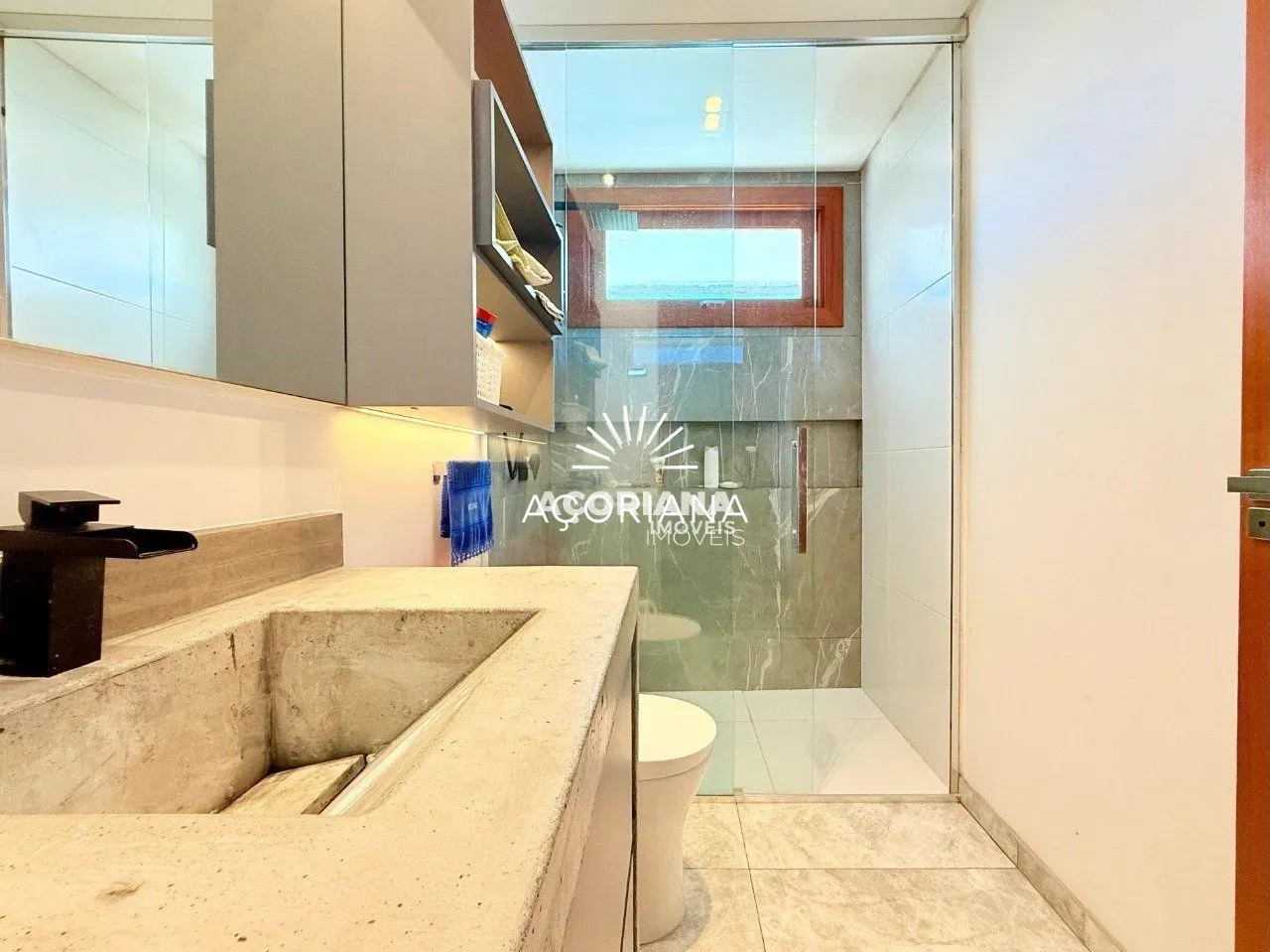 House with open-plan kitchen and 5 bedrooms over 558 m² — photo 56
