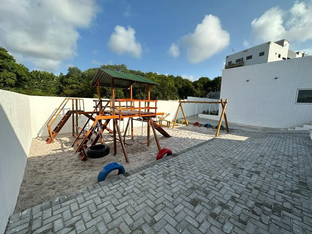 2-bedroom apartment in a building with a gym — photo 10