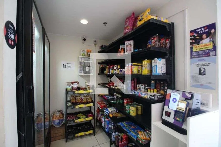 Furnished 1-bedroom apartment with open-plan kitchen — photo 23