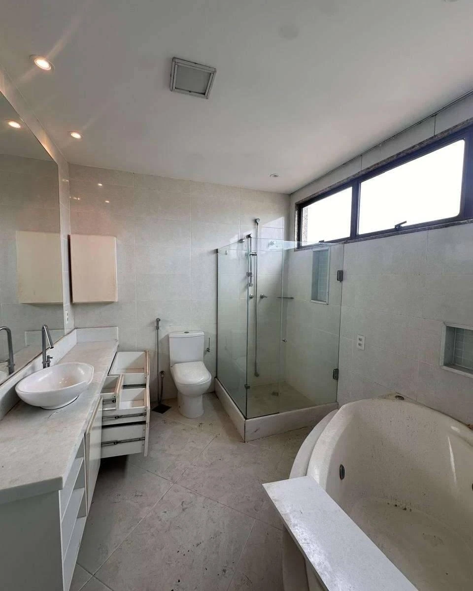 Apartment, 360 m², with a bathtub — photo 18