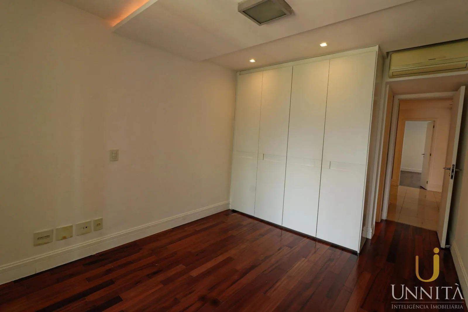 Вид на воду та 5 спалень: квартира 278 м² — photo 19
