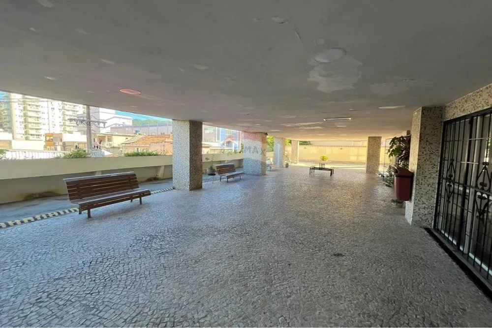 Furnished 4-bedroom apartment with 2 baths and 183 m² — photo 36