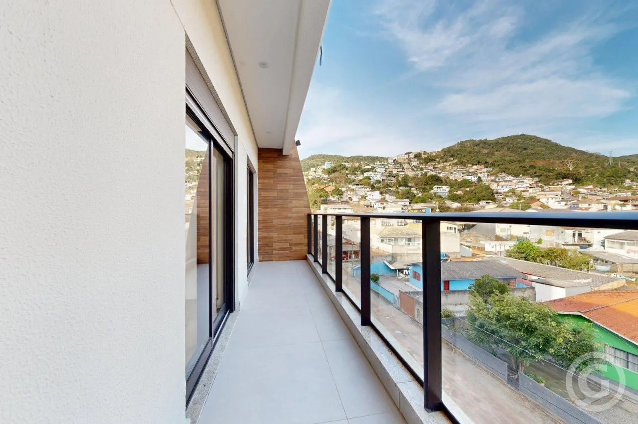 Apartment with 2 bedrooms and a glass-enclosed balcony — photo 7