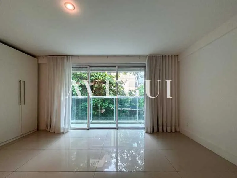 Apartamento com 4 quartos e varanda com box de vidro — photo 6