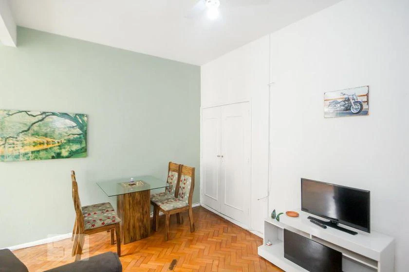 One-bedroom apartment with a washing machine — photo 15