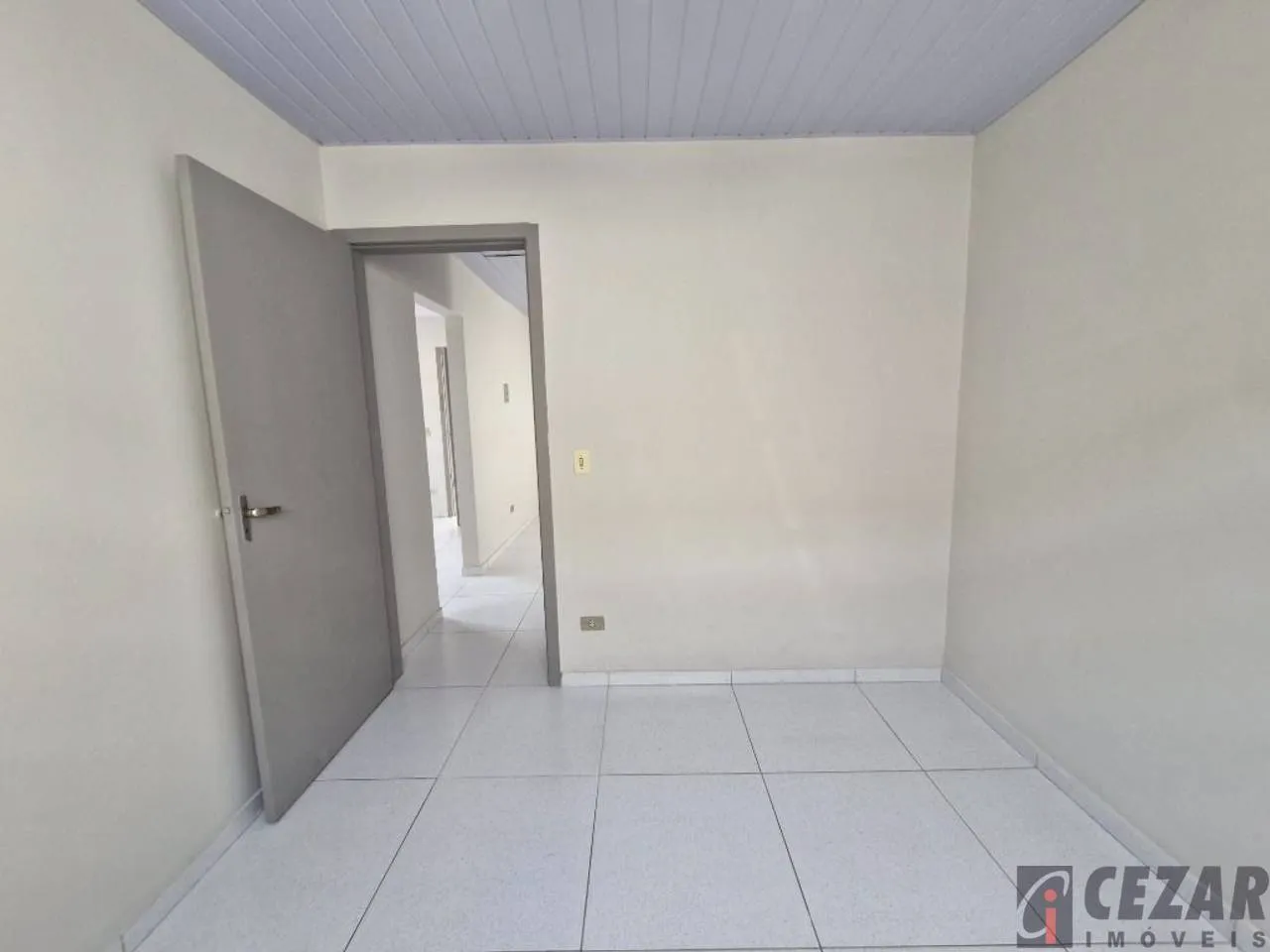 Unfurnished house with 2 bedrooms and a laundry area — photo 12