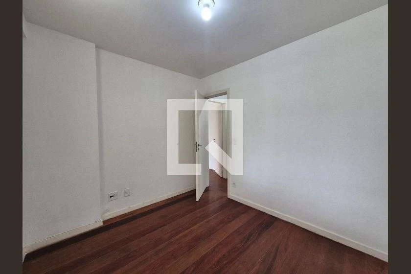 3-bedroom apartment in a building with a pool — photo 26