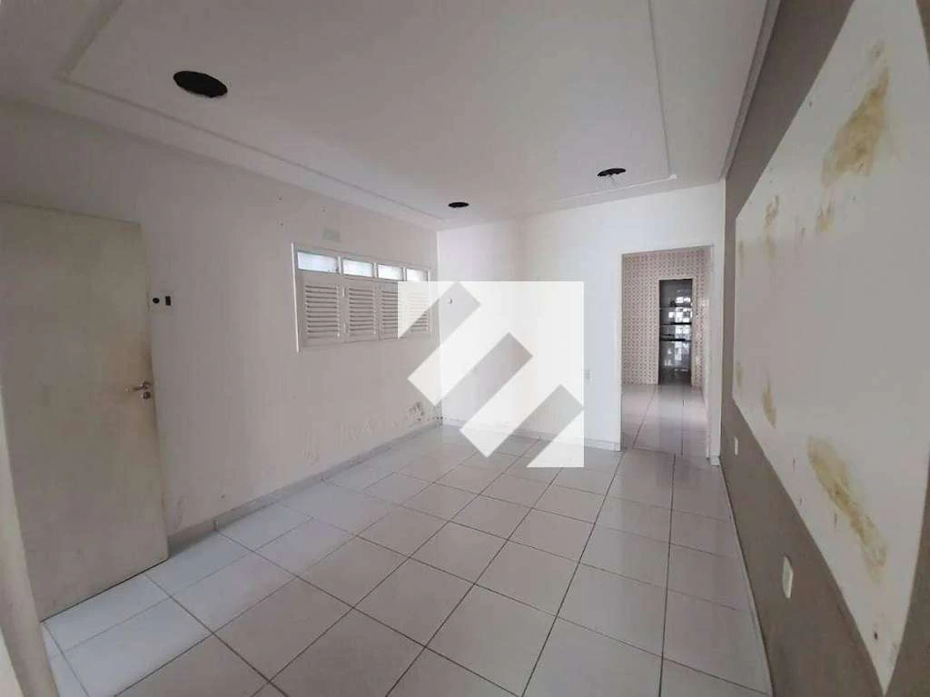 Unfurnished house with 3 bedrooms and 4 parking spots