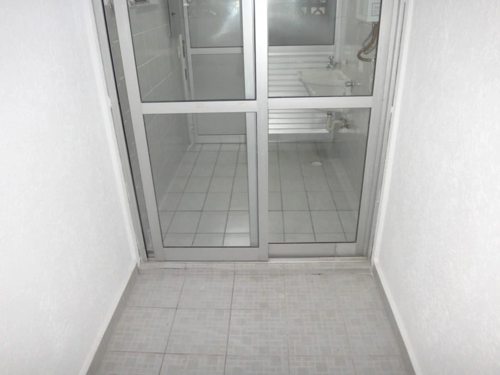 2-bedroom apartment with a walk-in closet — photo 8