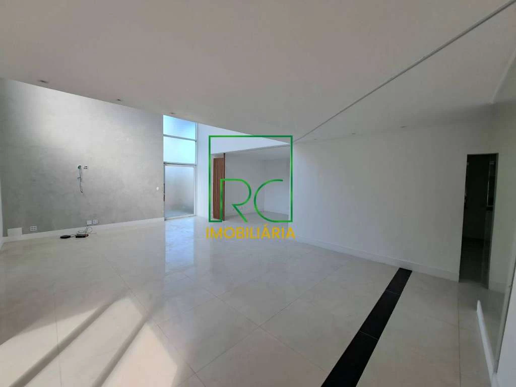 Condominium house with 6 en-suite bedrooms and garden — photo 4