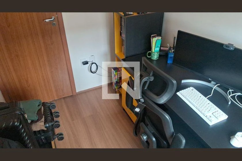 Furnished apartment, 42 m², with a home office — photo 3