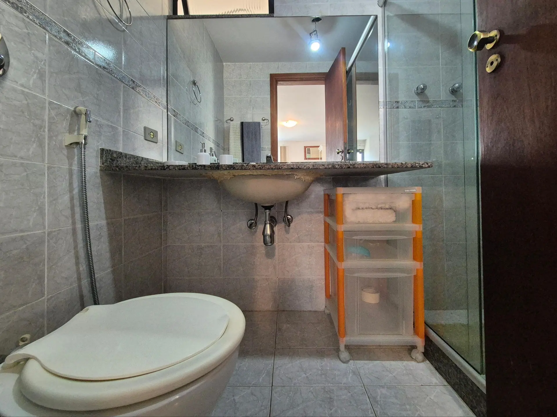 Glass-enclosed balcony in a 2-bedroom apartment, 84 m² — photo 11