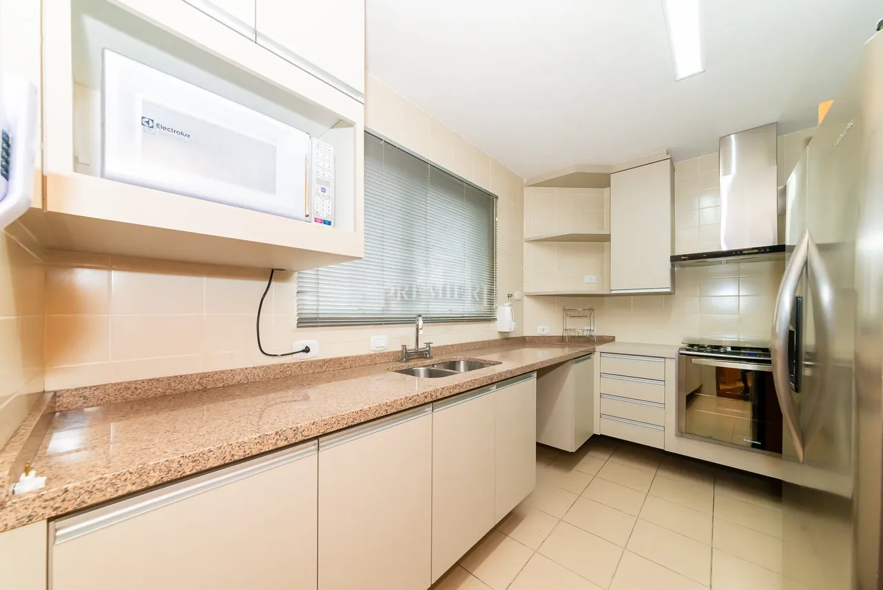Apartamento de 4 dormitorios con balcón, 265 m² y 2 plazas — photo 10
