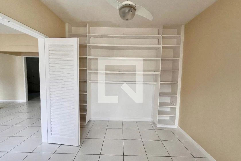 Apartamento de 2 quartos com cozinha fechada — photo 7