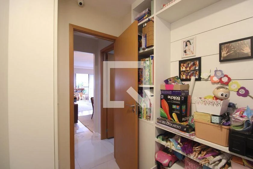 Furnished apartment, 112 m², with a glass-enclosed balcony — photo 7