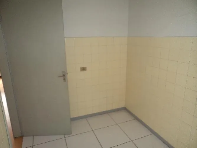 3-bedroom apartment with a closed kitchen — photo 2