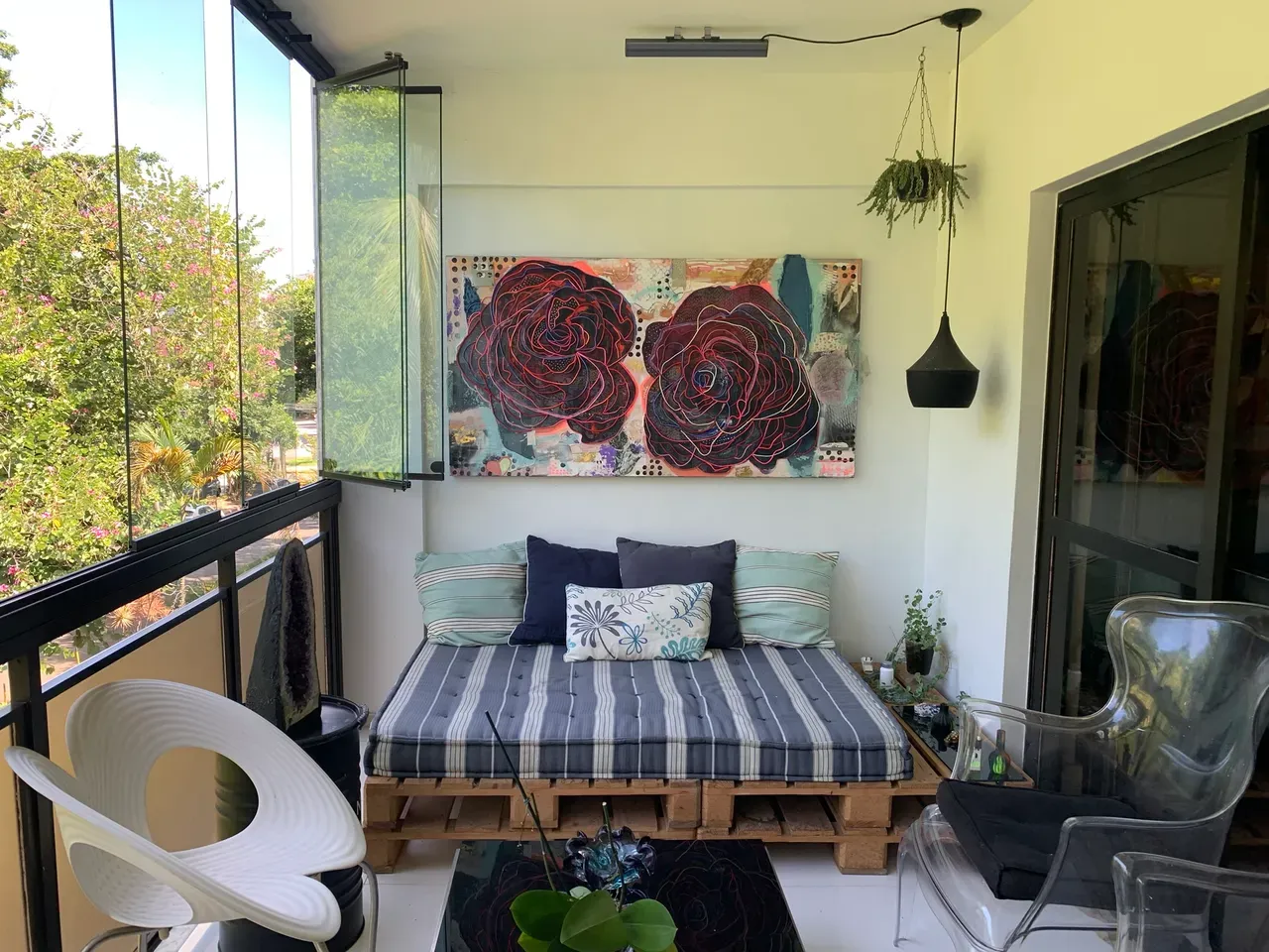 Furnished apartment with open-plan kitchen and 4 bedrooms — photo 3