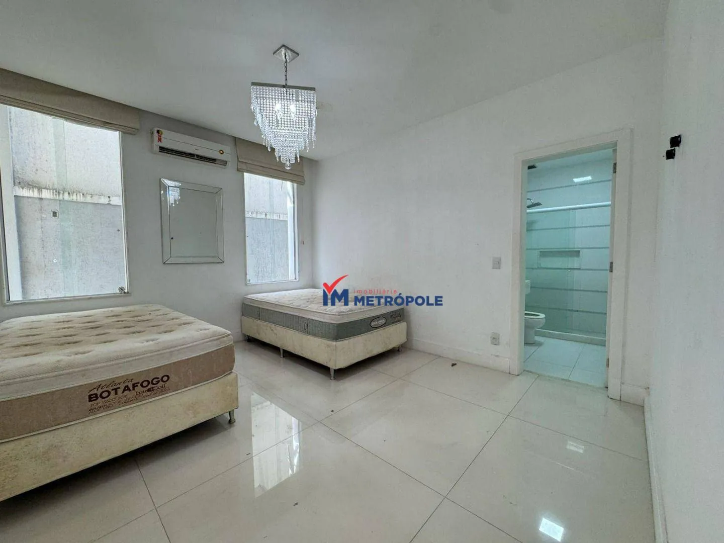 5 quartos e janelas do piso ao teto: casa de 600 m² — photo 20