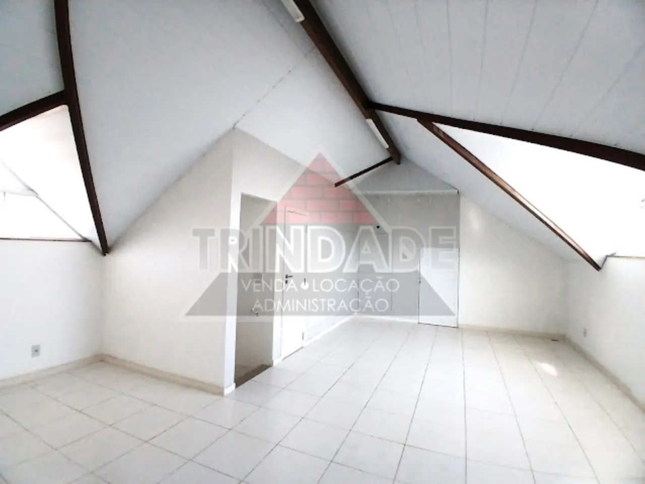 Casa duplex de 270 m² com 5 suítes e 3 banheiros — photo 25
