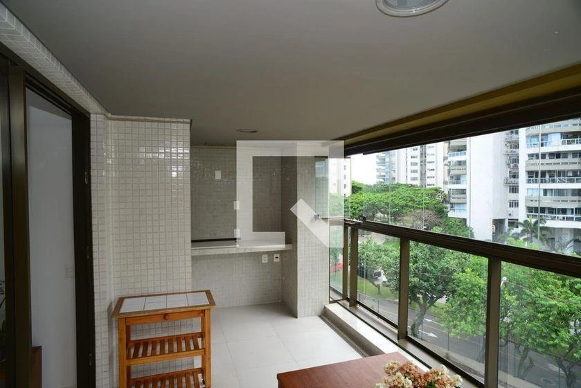 Glass-enclosed balcony in a 3-bedroom apartment, 103 m² — photo 15