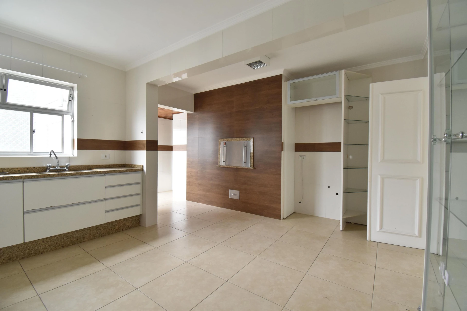 4-bedroom apartment with a jacuzzi — photo 65