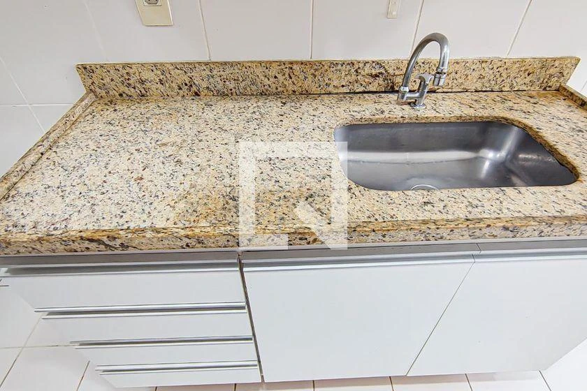 Apartamento vazio de 3 quartos com varanda e 185 m² — photo 44