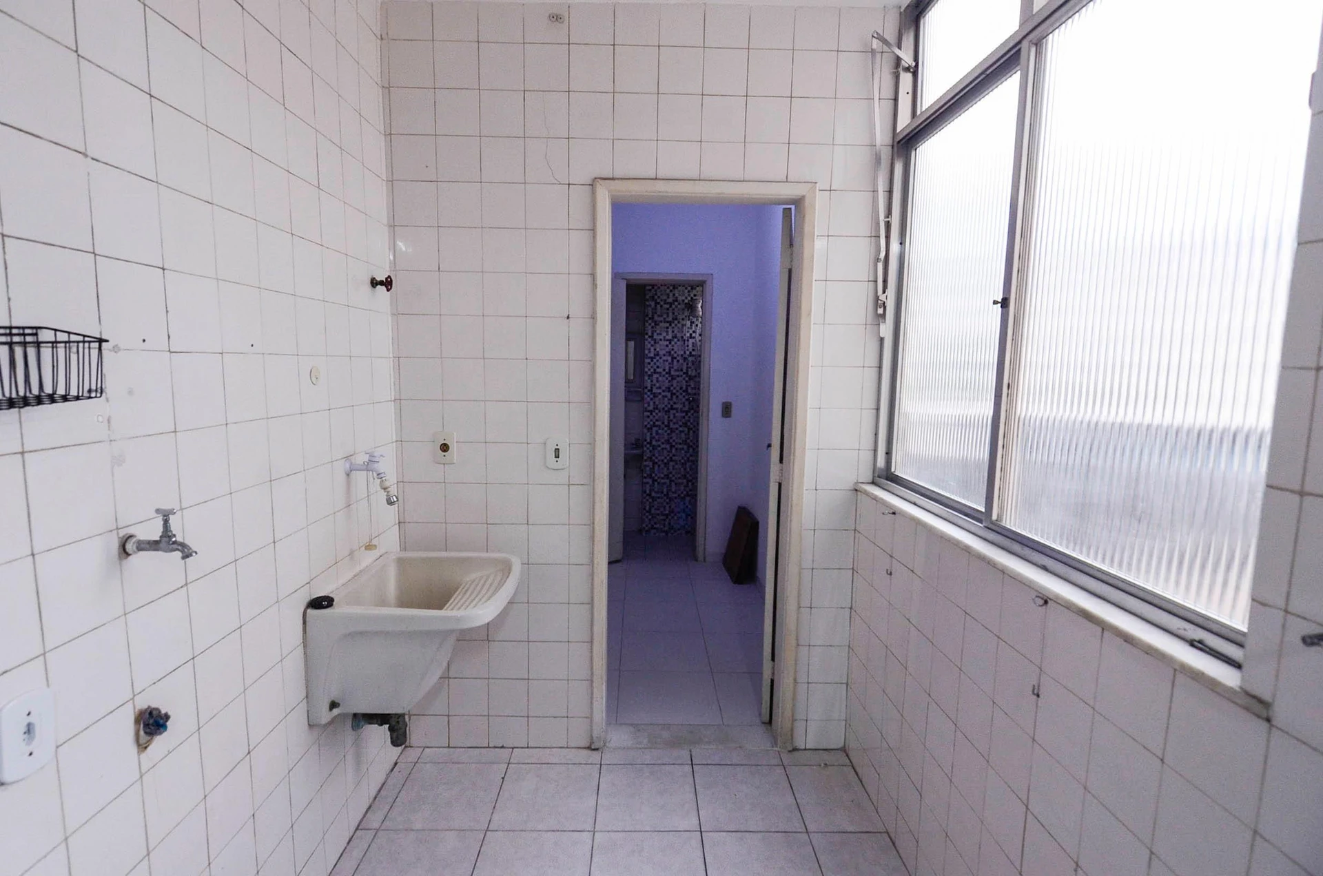Unfurnished apartment with 2 bedrooms and a balcony — photo 35