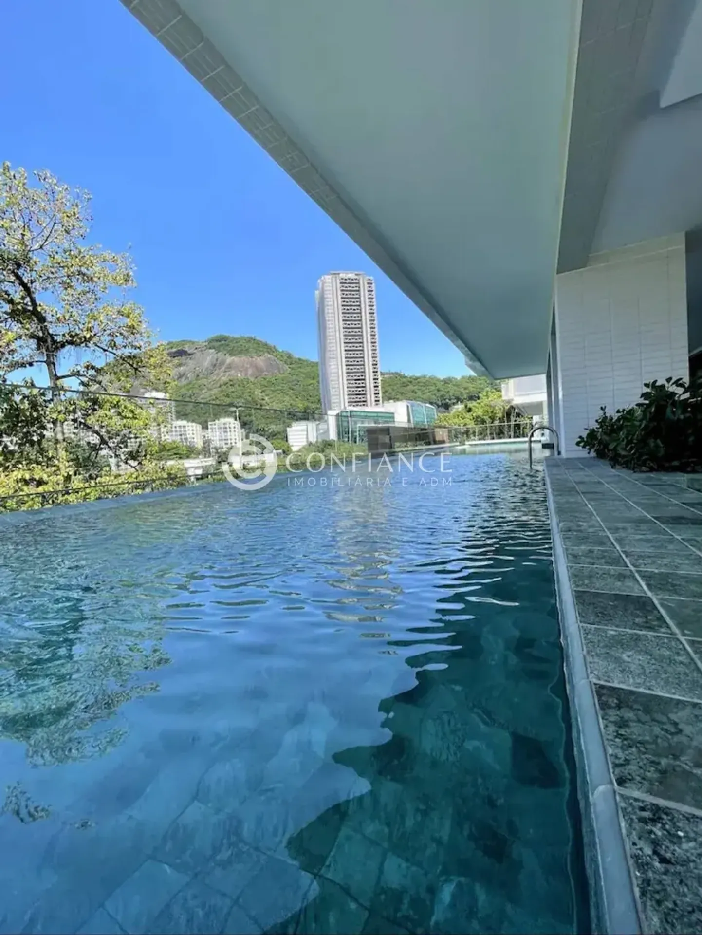 Mountain view in a 2-bedroom apartment, 82 m² — photo 16