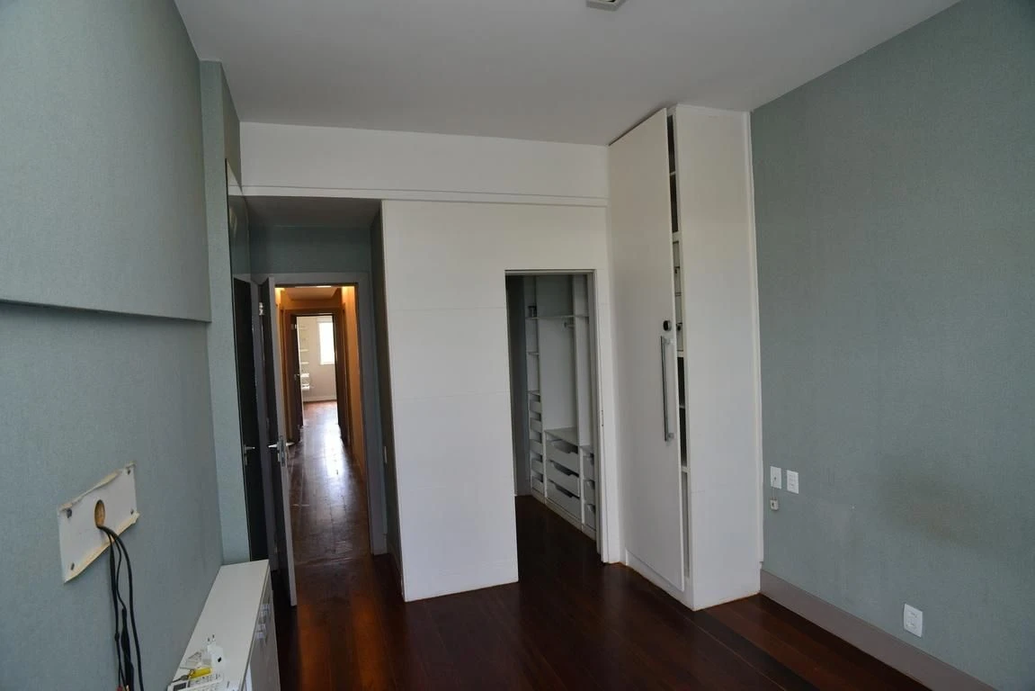 3-bedroom apartment in a building with a gym — photo 29