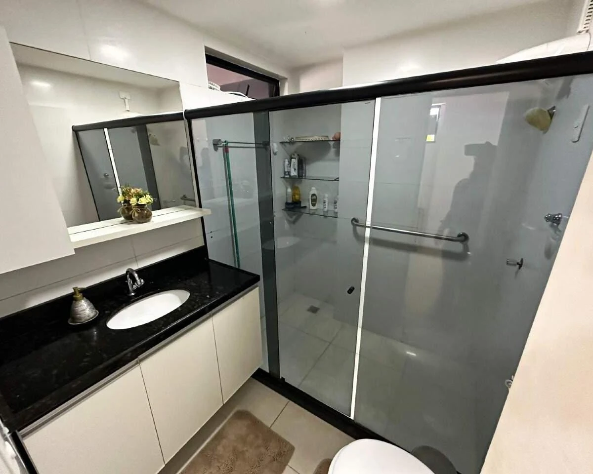 Glass-enclosed balcony in a 3-bedroom apartment, 190 m² — photo 23