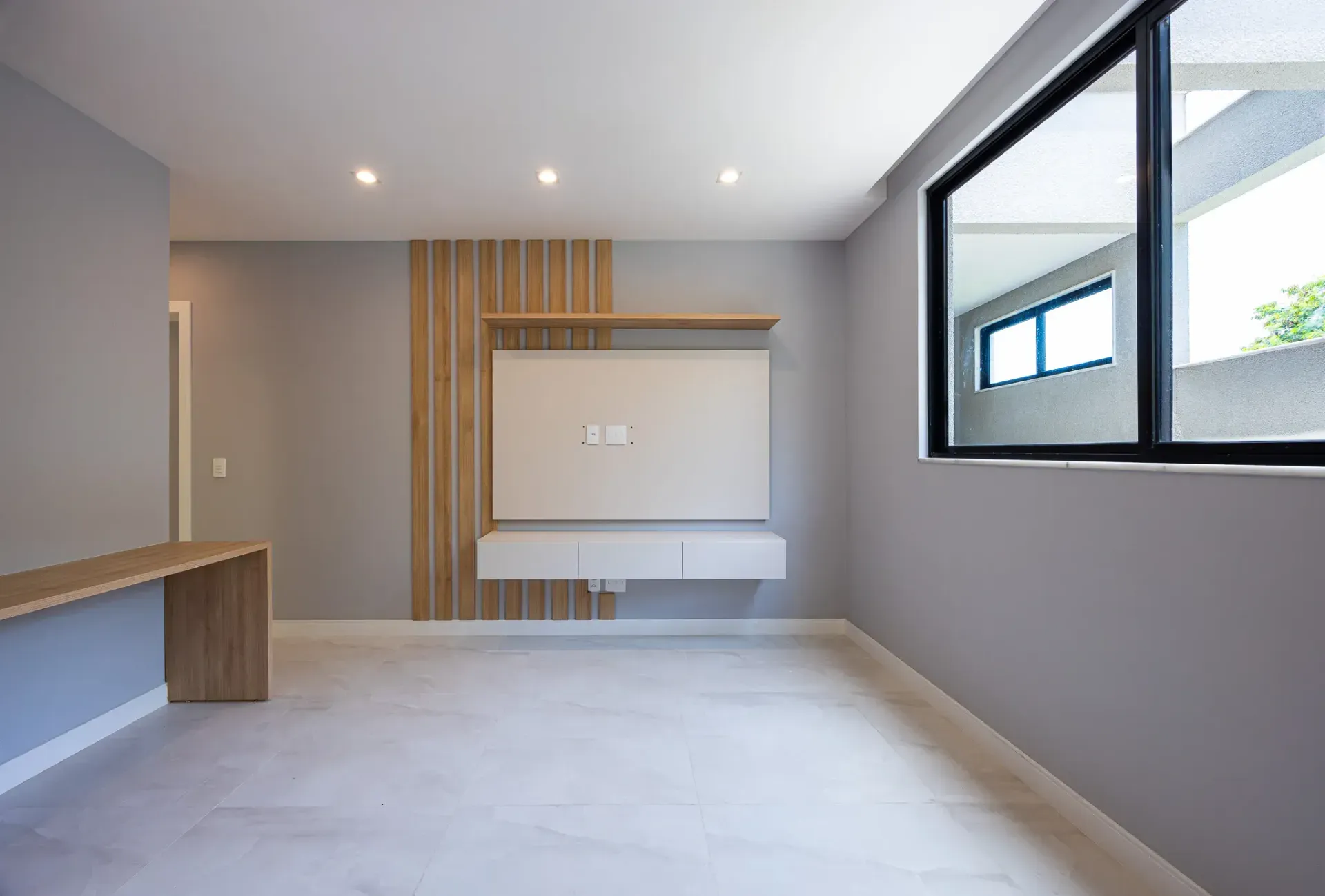 Furnished house with 5 suites and floor-to-ceiling windows — photo 12
