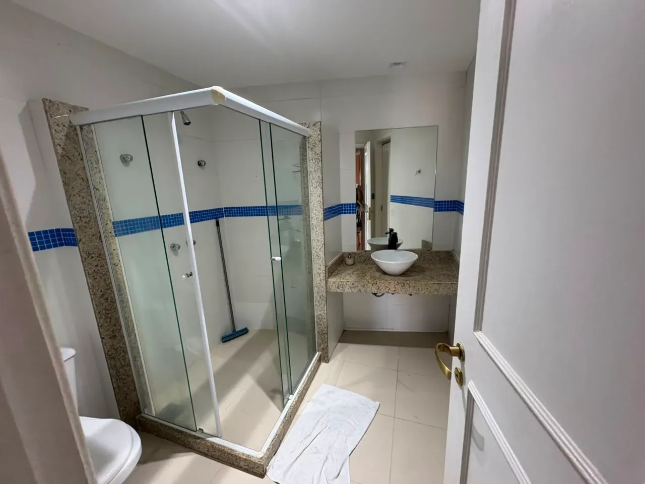 Furnished 266 m² house with 6 bedrooms and balcony grill — photo 70