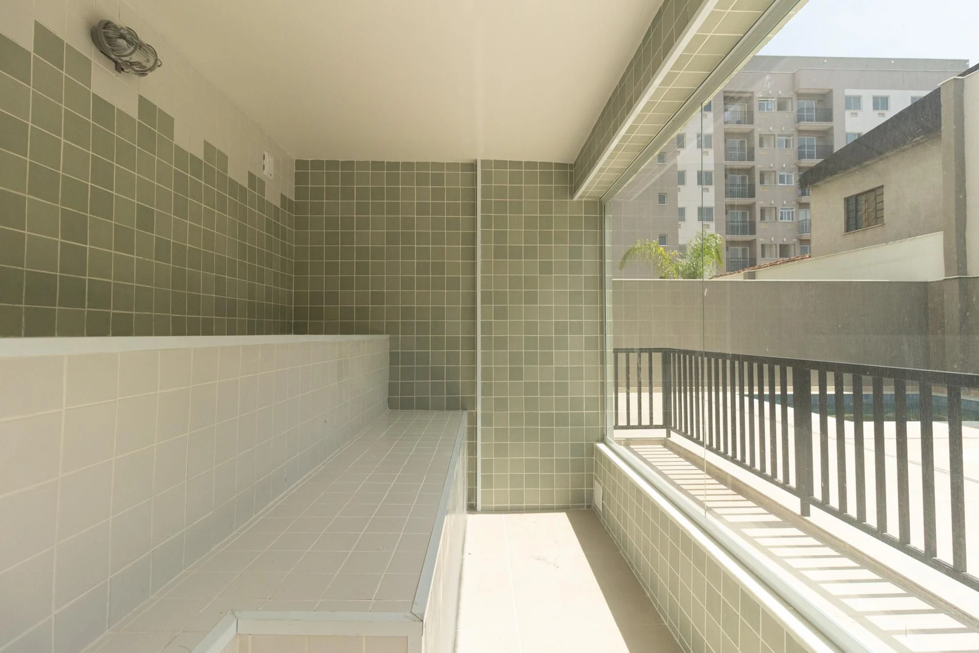 Apartment with 2 bedrooms, 1 en-suite and 1 parking spot — photo 58