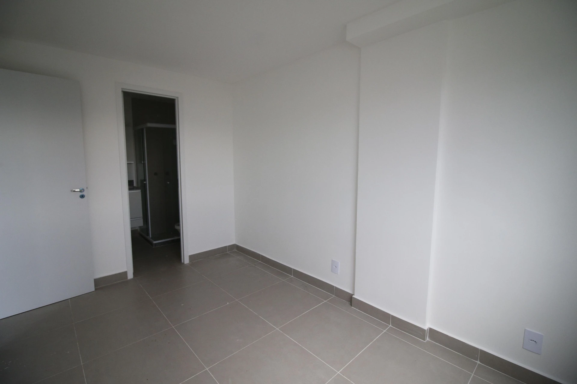 Home office in a 2-bedroom apartment, 130 m² — photo 38