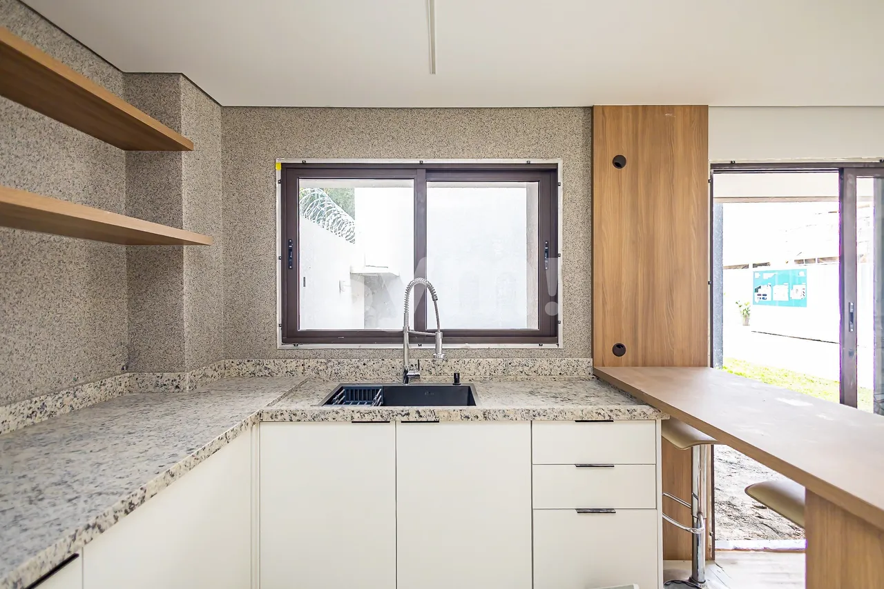 Casa sem mobília com cozinha integrada e 3 quartos — photo 8