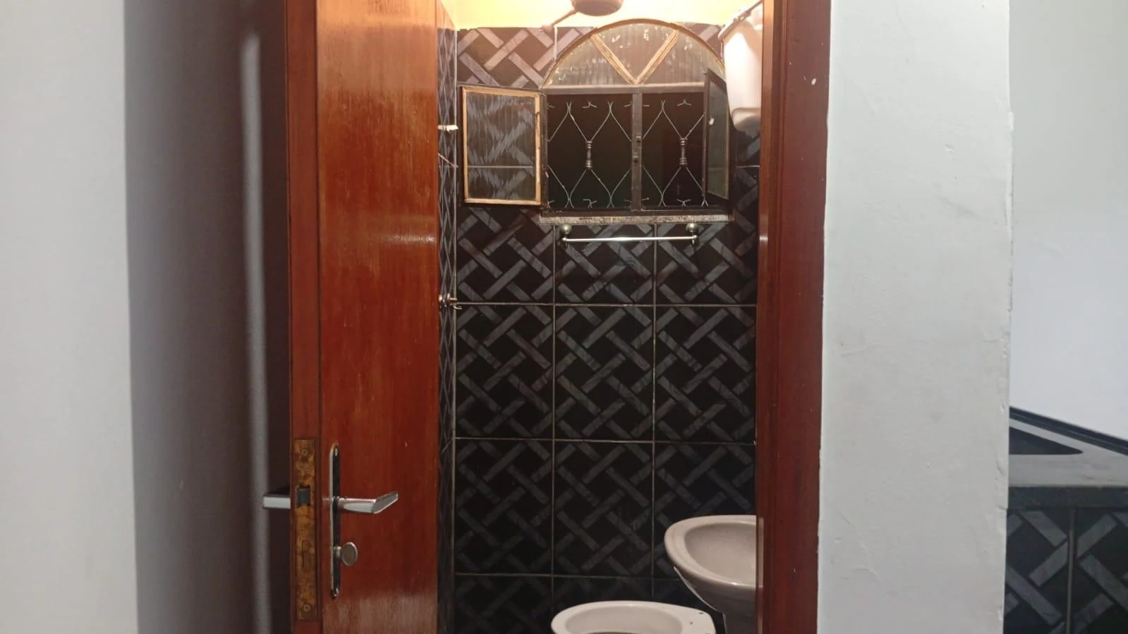 Незамебльований студіо з 1 спальнею та електричним душем — photo 8