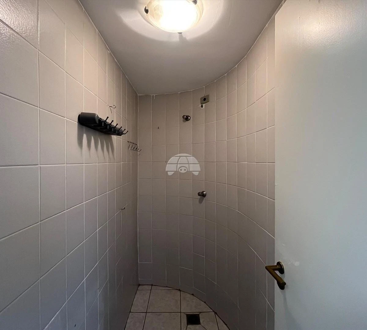 3-bedroom apartment with a bathtub in Curitiba — photo 21