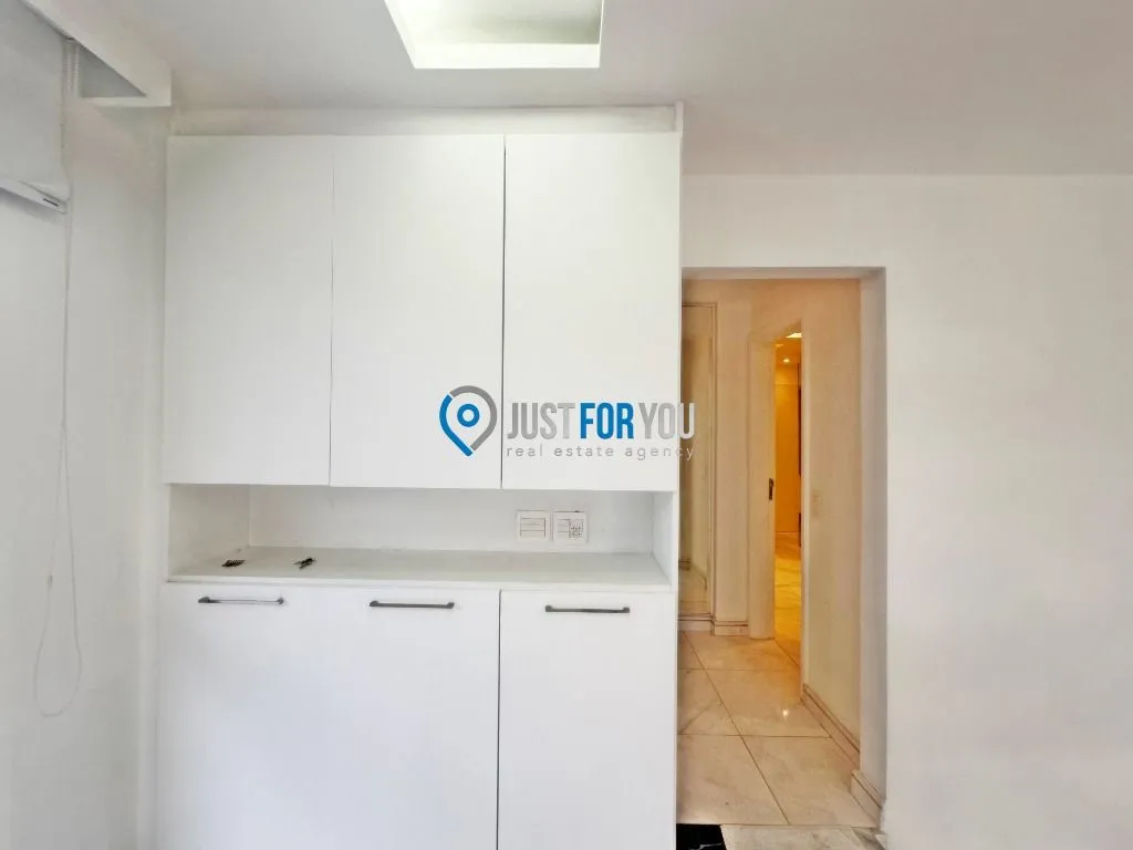 3-bedroom apartment with 5 bathrooms and 370 m² — photo 41