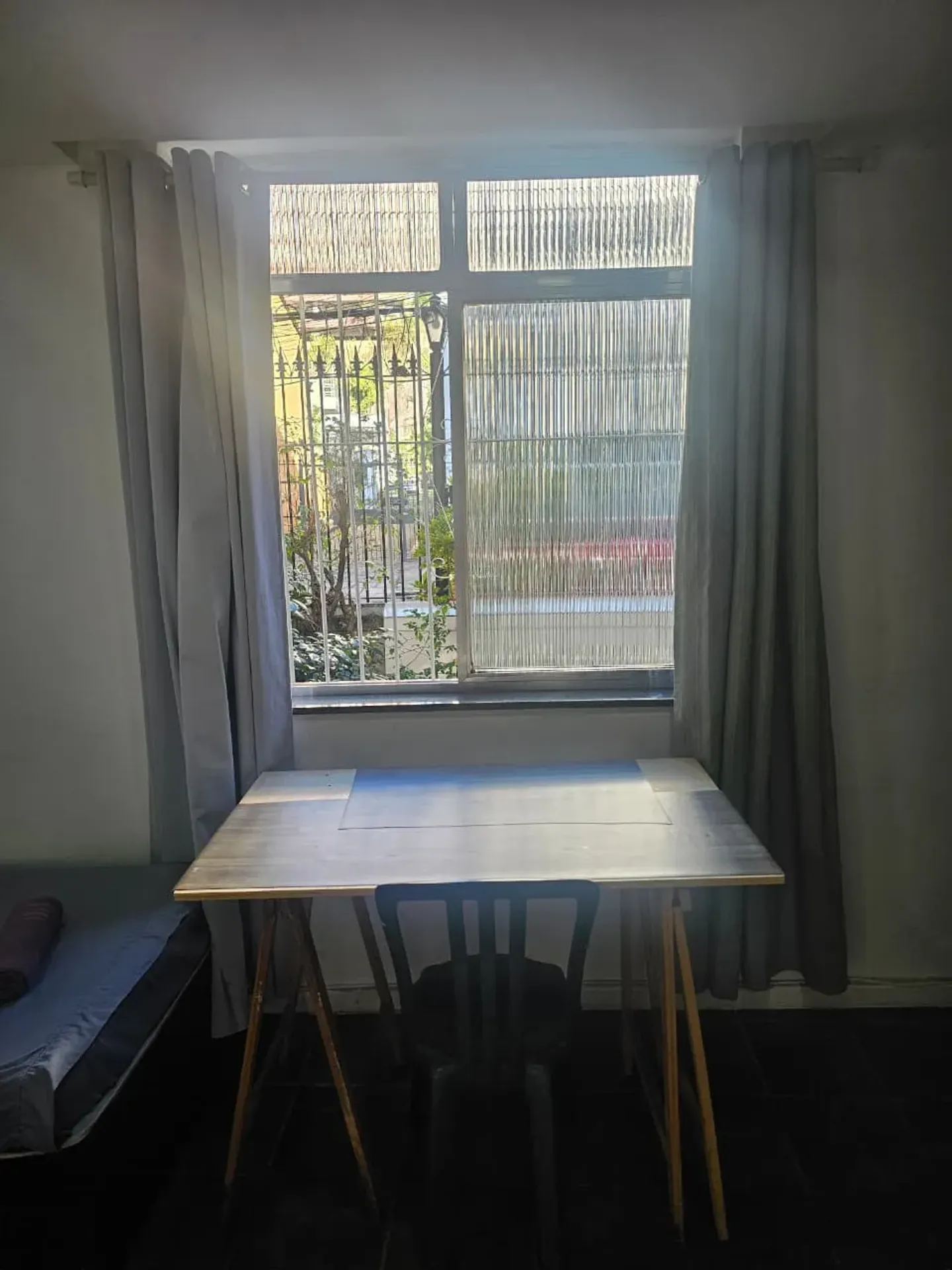 Furnished 2-bedroom apartment with a gas mini-kitchen — photo 16