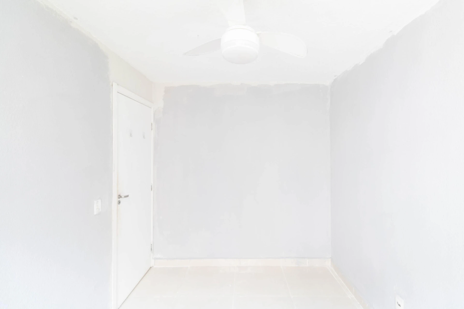 2-bedroom apartment in a building with a gym — photo 37