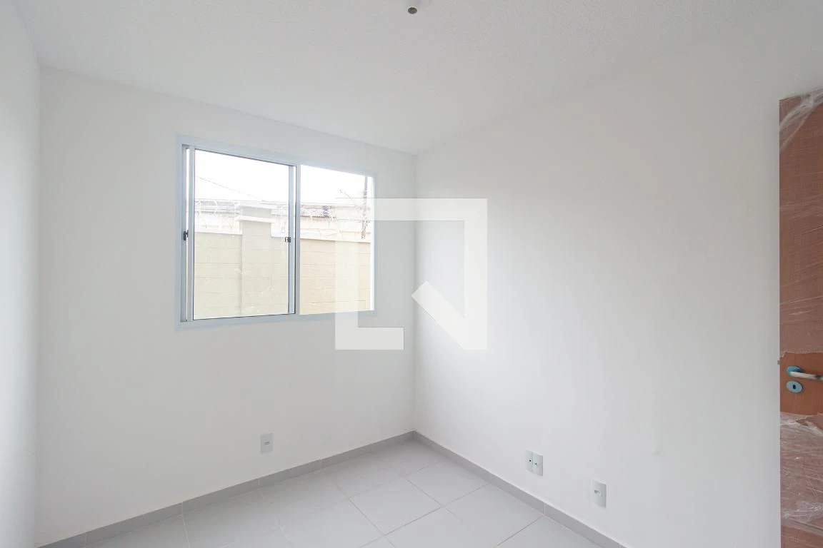 Unfurnished 2-bedroom apartment with private garden — photo 18