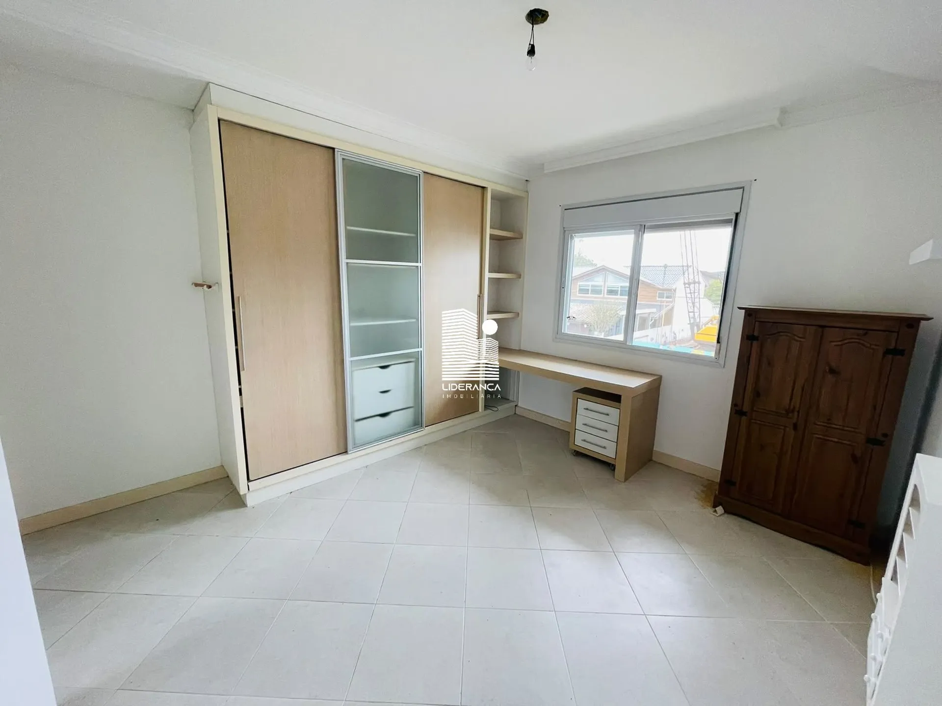 450 m² house with 4 bedrooms and a private garden — photo 12