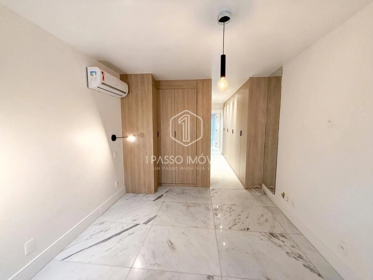 Furnished 140 m² apartment with 3 en-suite rooms and 2 spots — photo 12