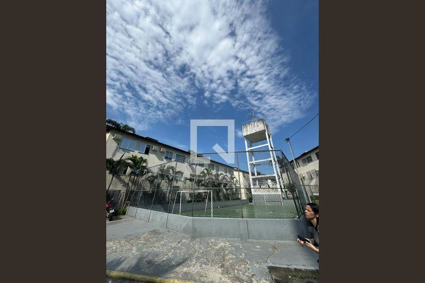 3-bedroom apartment in a building with a pool — photo 15