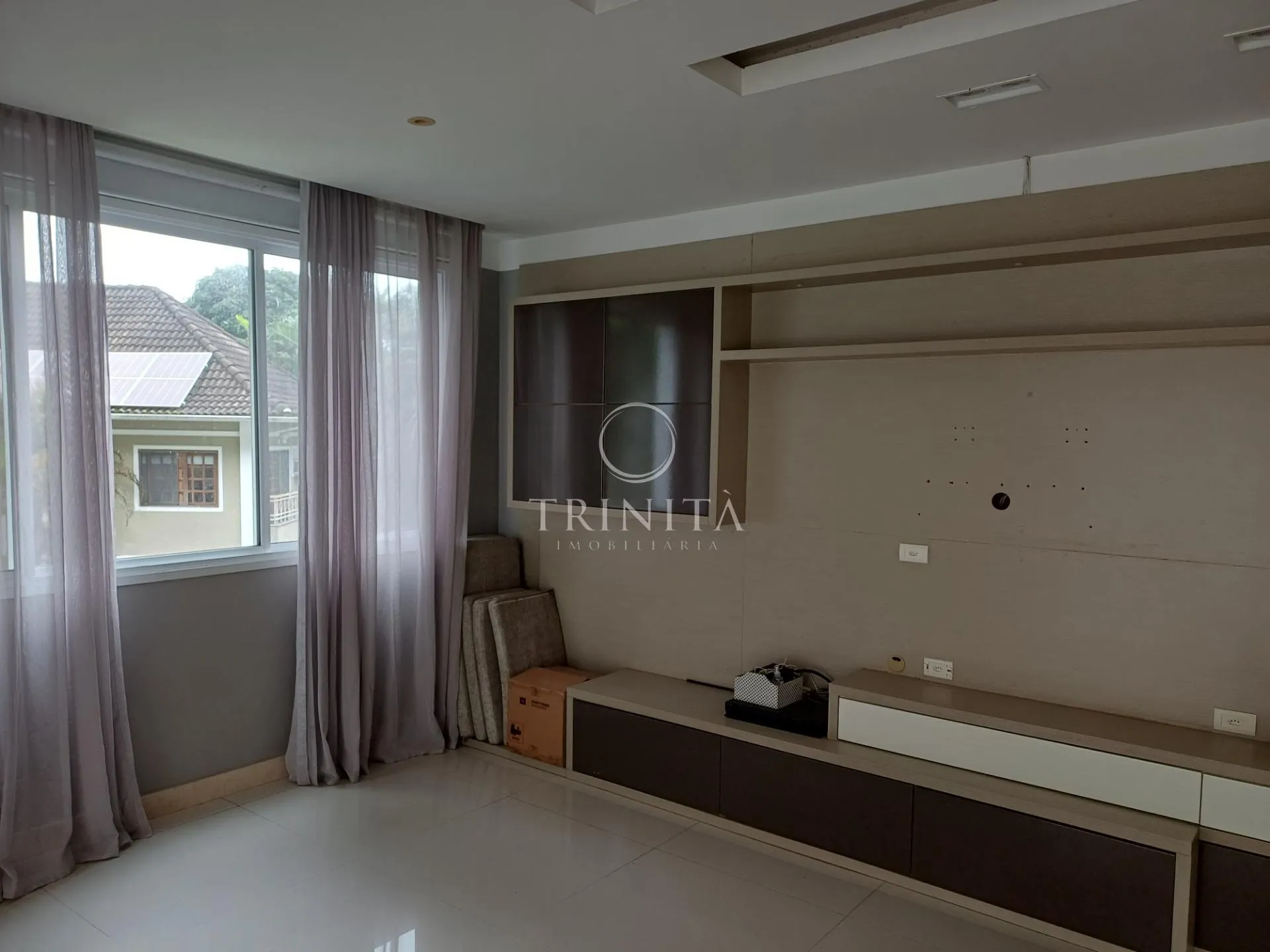 House, 490 m², with a grill on the balcony — photo 33