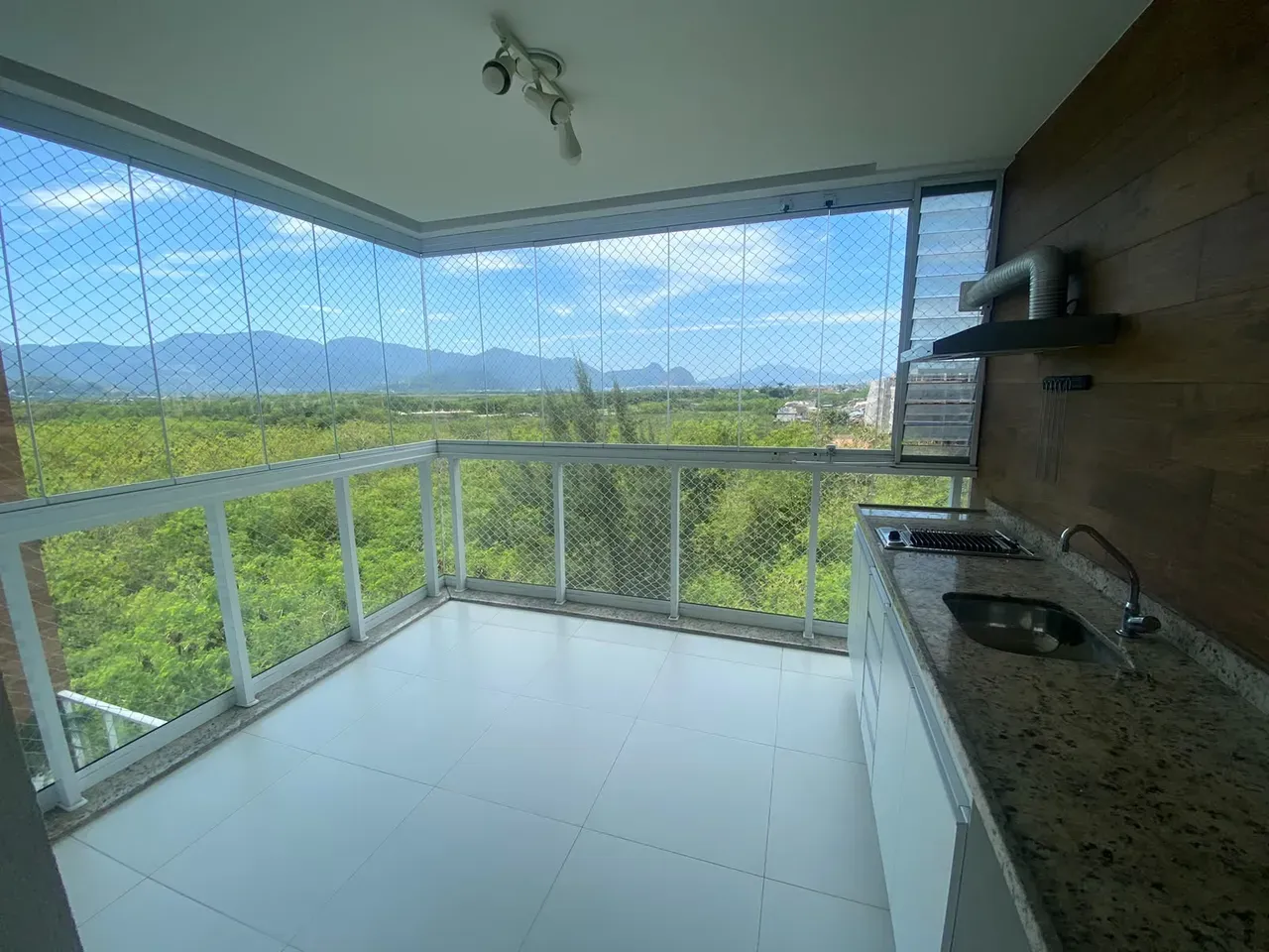 2 quartos e varanda envidraçada: apartamento de 83 m² — photo 2