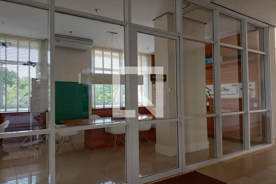Furnished 3-bedroom apartment with 3 bathrooms and balcony — photo 45